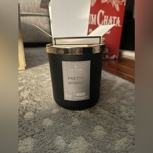 Life in lilac Pretty Woman candle